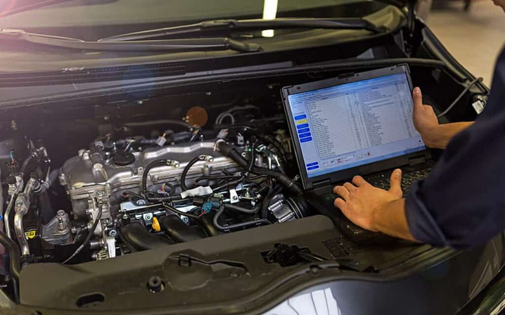 Check Engine Warning Light Service and Guide: What is it and what to do?