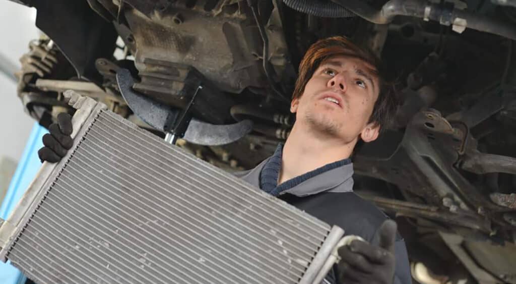 DIY vs. Professional Help: When to Call a Mobile Mechanic for Your Radiator-1
