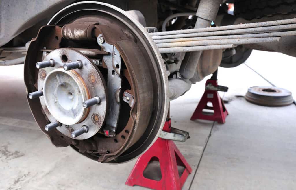 DIY vs. Professional Help: When to Call a Mobile Mechanic for Your Wheel Bearing