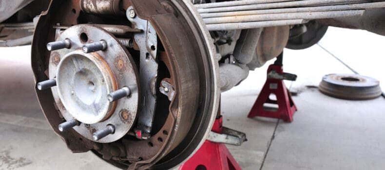DIY vs. Professional Help: When to Call a Mobile Mechanic for Your Wheel Bearing