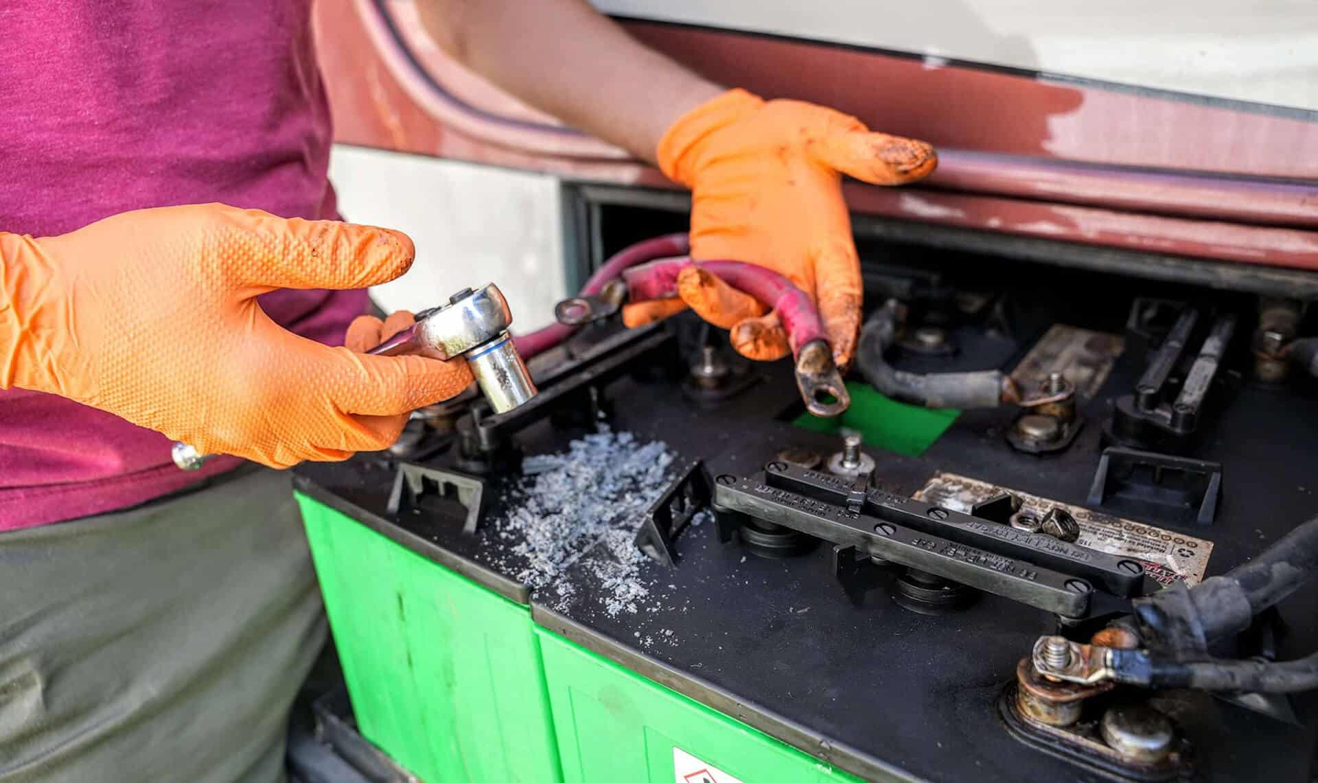 Disconnecting a Car Battery: Quick & Safe