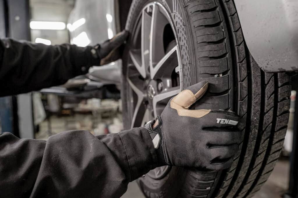 On-Rim Tire Change and Replacement Cost and Guide