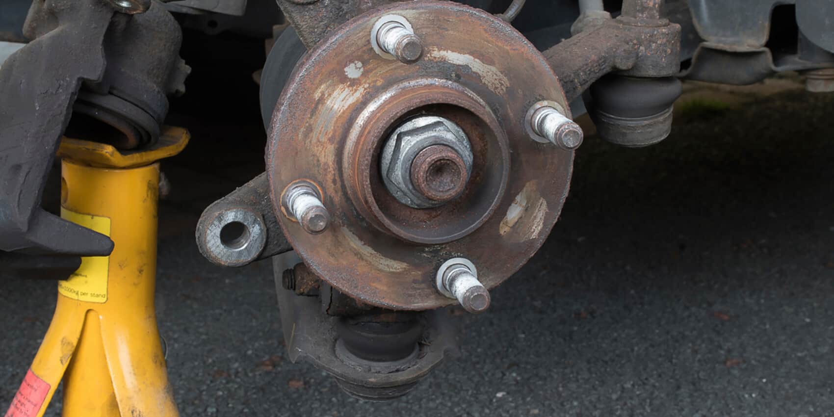 Tackling the Unexpected: What to Do When Your Wheel Bearing Fails on the Road