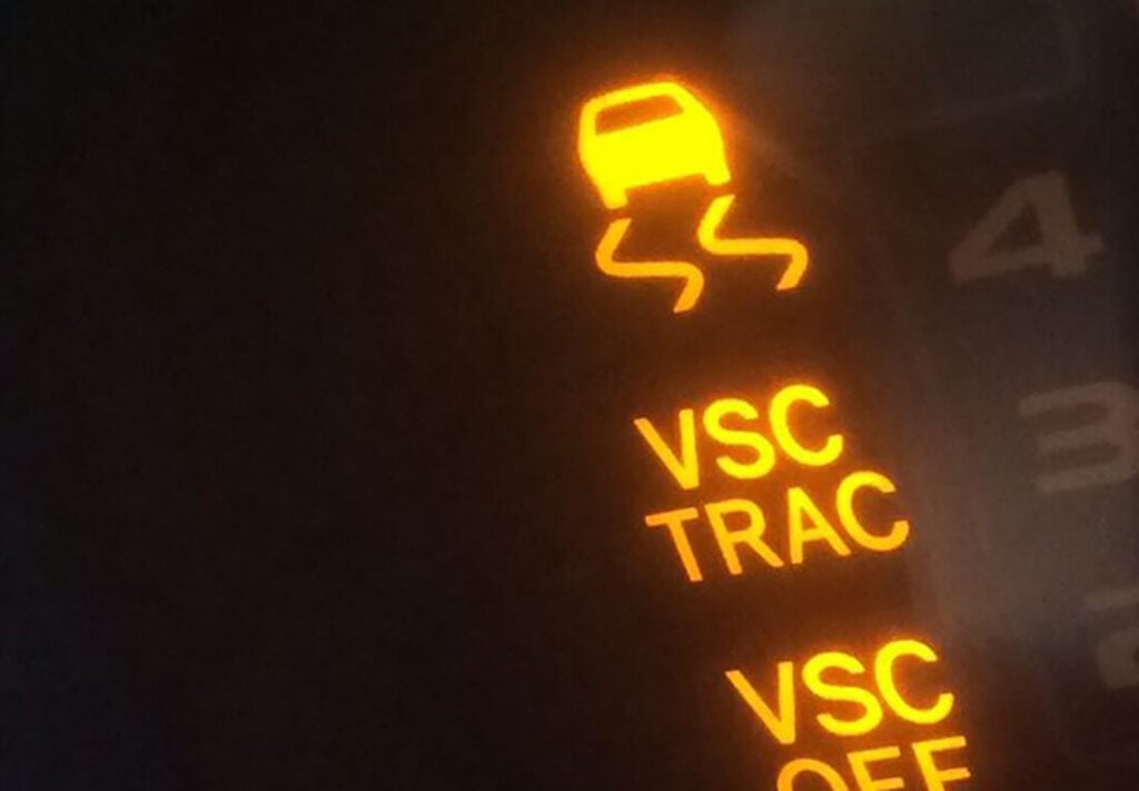 VSC Warning light Service and Guide: What it is an what to do?