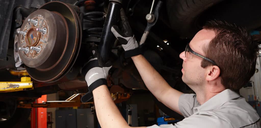 DIY vs. Professional Help When to Call a Mobile Mechanic for Your Shock Absorber and Struts