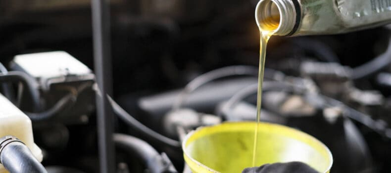 Oil Change Reminder Warning Light Service and Guide: What is it and what to do?