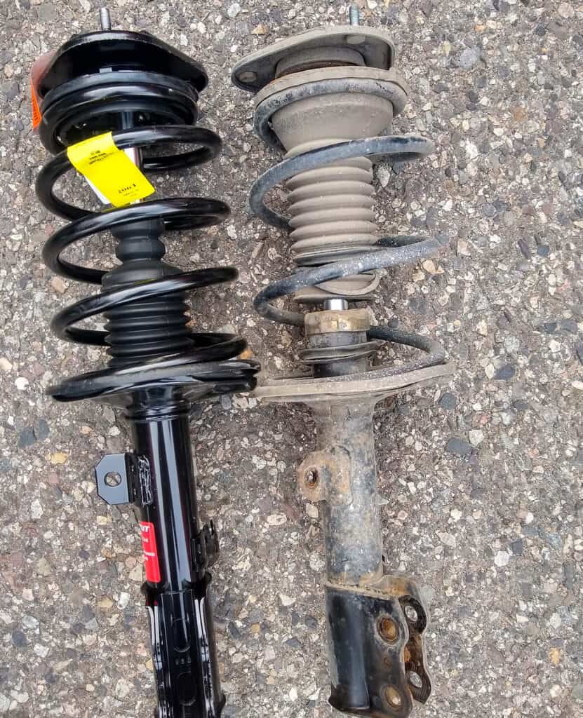 Shock Absorber and Struts: 8 Signs Your Shock Absorber and Struts Need to  be Replaced - Uchanics: Auto Repair