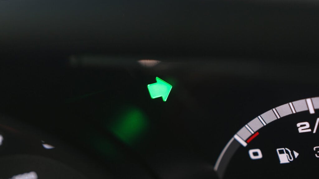 Turn Signal Indicator Light Service and Guide: What is it and what to do?